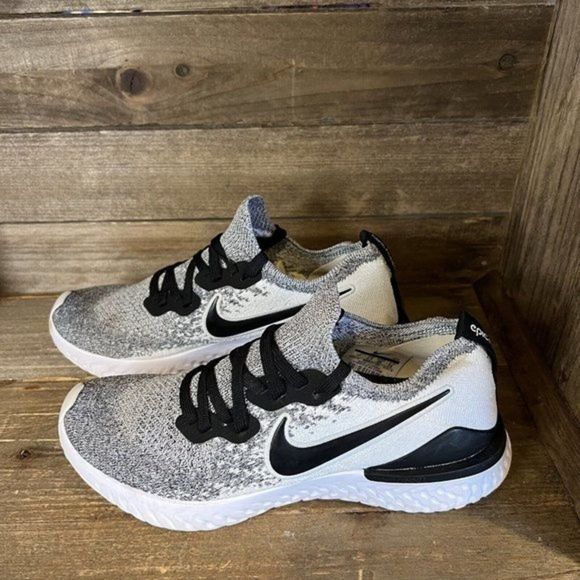 Womens Nike Epic React Flyknit 2 Pure White Platinum Running Shoes Size 7 M GUC - Picture 2 of 8